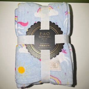 FAO SCHWARZ Unicorn Print Throw Blanket